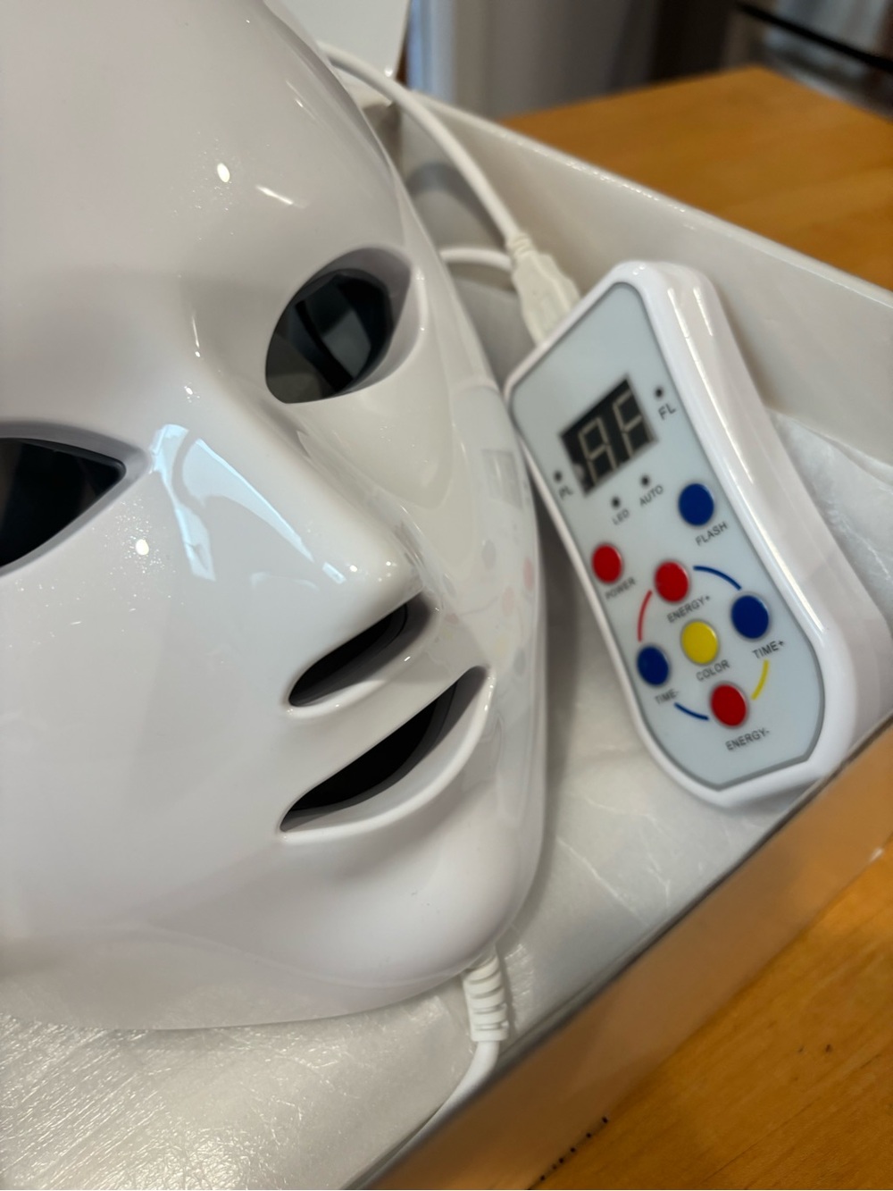 LED Facial Mask with Remote Control - White - Picture 3 of 5